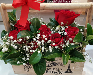Short Stem Roses in Wooden Box